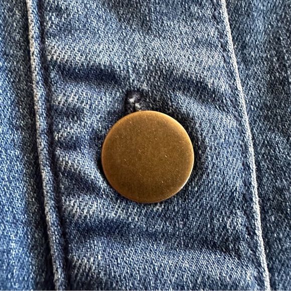 Sweet Wanderer Form Fitting Button Front Frayed Jean Skirt Size Medium. - Picture 6 of 11